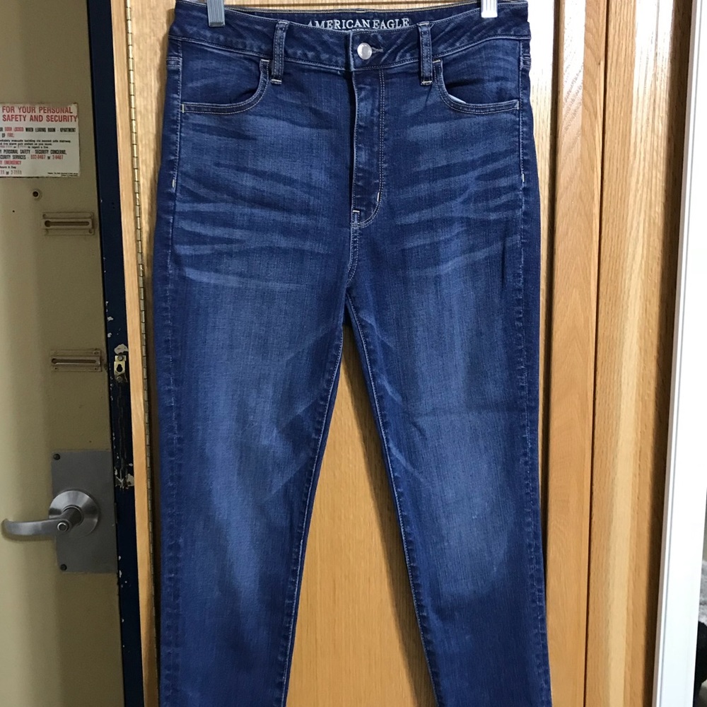 American Eagle Medium Wash Skinny Jean